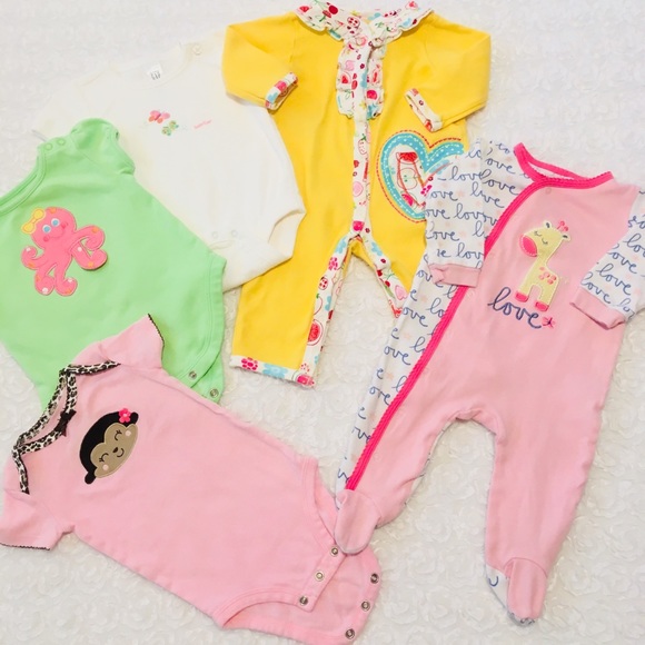 Other - Absolutely perfect baby girls onesie ‘s sleepers